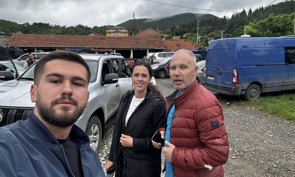 Ekipi i RTK-së që u sulmua nga bandat me maska në Leposaviq: Jemi mirë