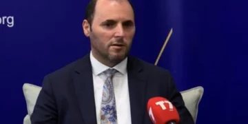 Nga ATK-ja flasin për shifrat milionëshe që po fitojnë këngëtarët tanë, Labinot Rexha thotë se u kërcënua nga kolegët