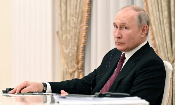 Rusia thotë se fjalimi i Putinit në radiostacione ishte i rremë