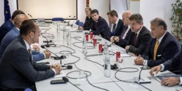Lajçak e Escobar takojnë Listën Serbe, kanë këtë kërkesë për ta