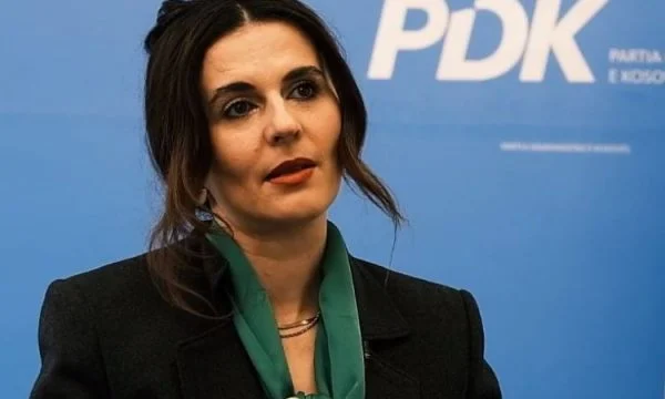 “Zemërthyer me pamjet tronditëse nga Peja”, Çitaku shpreh ngushëllime për viktimat e vërshimeve