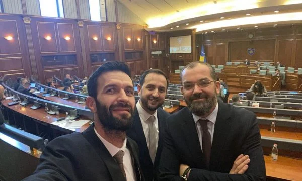 Kurti në Paradën e Krenarisë, deputeti i VV-së: Përgjithmonë familja