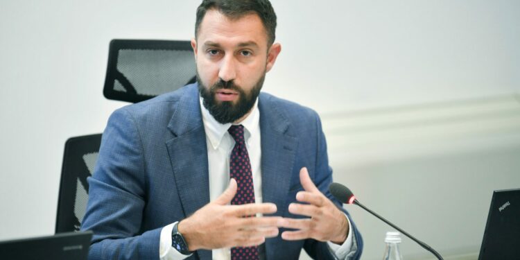 Elbert Krasniqi viziton kryetarin e Leposaviqit