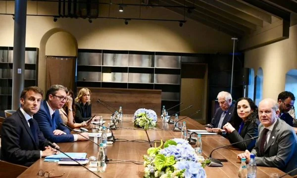 Borrell paraqet tri kërkesa për tejkalimin e krizës në veri