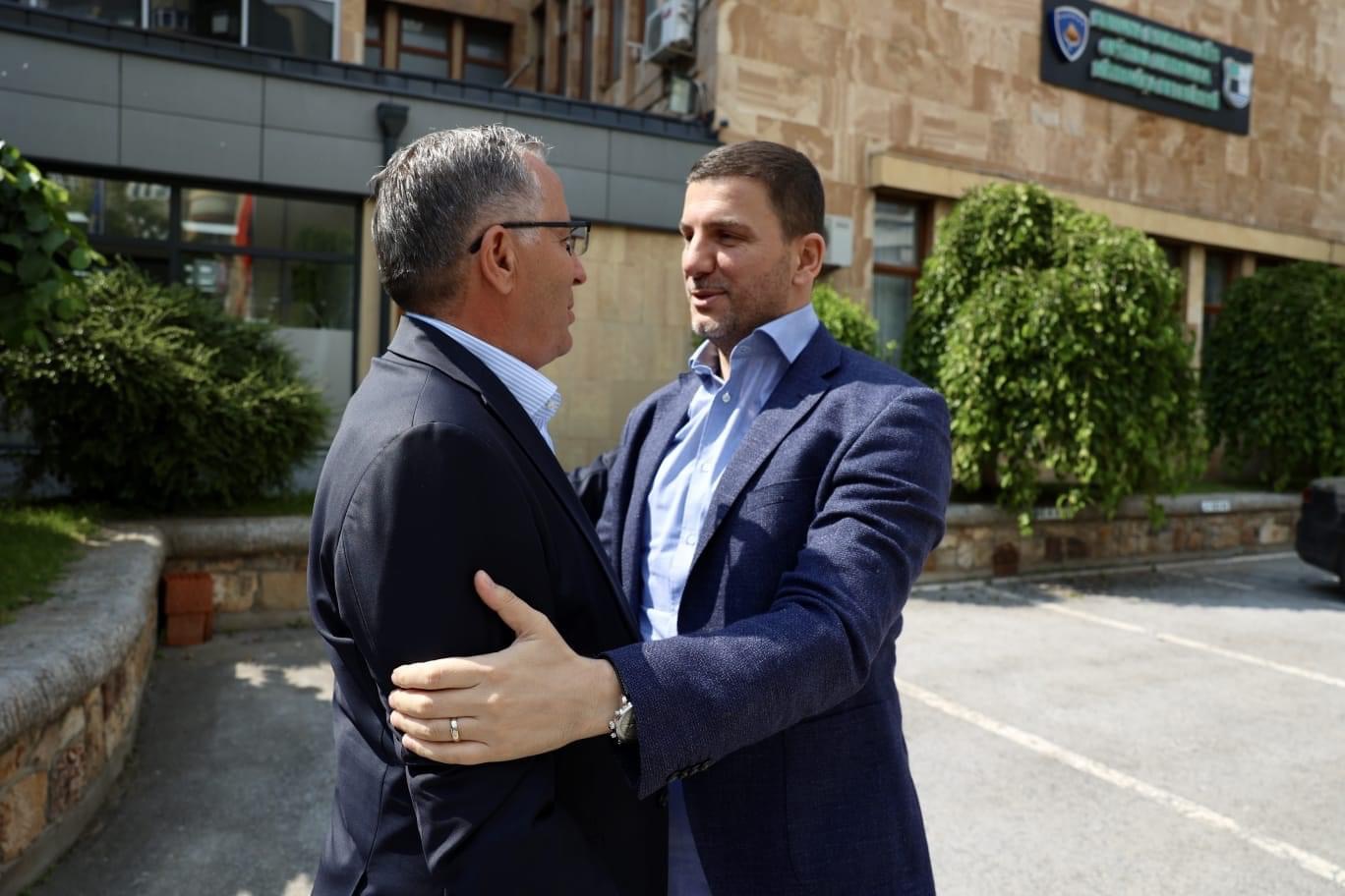 Krasniqi: Jashtëzakonisht i lumtur e krenar me punën e Bedri Hamzës në Mitrovicë