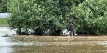 PAMJE APOKALIPTIKE: Vërshohet fshati Sfeqël në Podujevë (VIDEO)