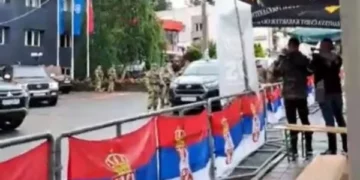 “Goditet me gurë në kokë, i gjuajnë me shok-bombë”, i thyhet dora…”, gazetarët kosovarë sulmohen në Leposaviq!