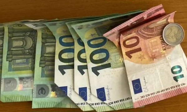 Qytetari në Lipjan gjen një portofol me para – e dorëzon në Polici