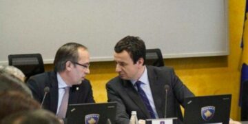 Hoti, Kurtit: Tre policë t’i kidnapuan, ti ligjëron e ankohesh në Forumin e Prespës