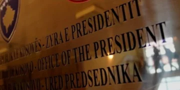 Presidenca: Vuçiq u përpoq ta largojë vëmendjen nga protestat duke rrëmbyer 3 policët e Kosovës