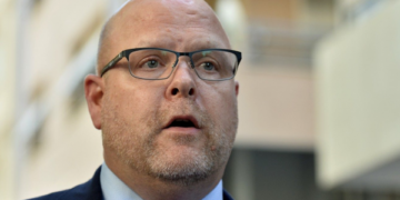 Hovenier: Kurti të veprojë siç duhet, ta pranojë planin tre-pikësh të BE-së