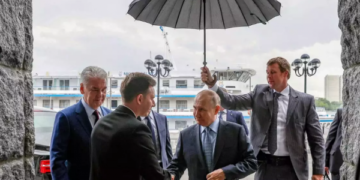 Kreu i Moskës u bën thirrje rusëve të qëndrojnë në shtëpi dhe u tregon se s’punohet të hënën