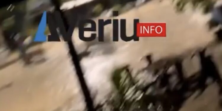 PAMJE EKSKLUZIVE: Qyteti i Pejës vërshohet nga shiu (VIDEO)