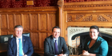 Deputetja britanike Kearns pas takimit me Kurtin: Ia vlen të mbrohet Kosova