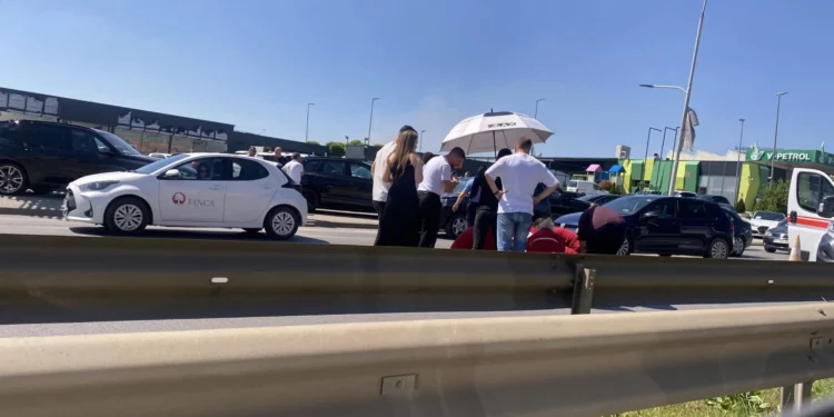 Një person goditet nga një automjet në Veternik – ende s’ka zgjidhje për kalimtarët aty