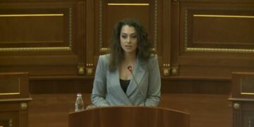 Kica-Xhelili, Kurtit: U lënduan gazetarë policë e ushtarë të KFOR-it, ti thoshe “po e shtrijmë sovranitetin”