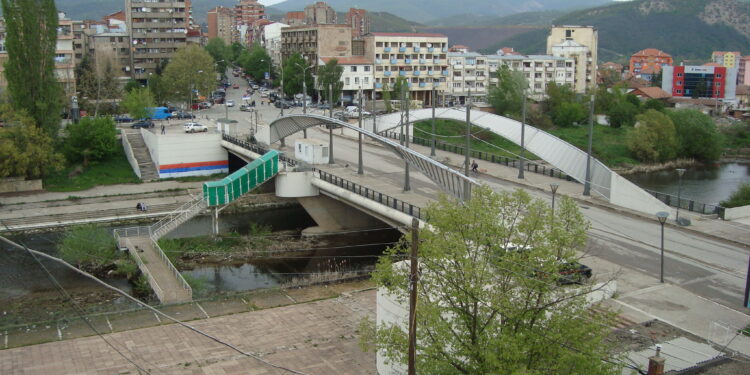 Policia u bën thirrje qytetarëve t’i shpërfillin njoftimet për protestë në Urën e Ibrit
