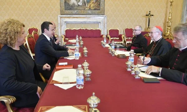 Kurti Sekretarit të Shtetit të Vatikanit: Njohja do të kishte rol pozitiv për shtetin dhe popullin e Kosovës