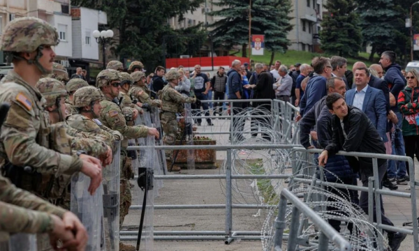 Çmenduria serbe| Fushatë e organizuar me thirrje për vrasjen e ushtarit amerikan në veri