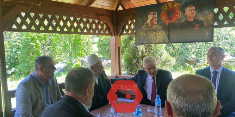 Nga Shkupi, Ali Ahmeti shkon për të vizituar babain e ish presidentit Thaçi në Burojë