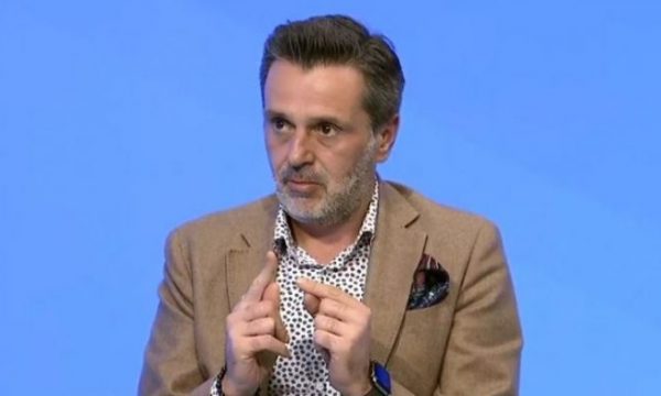 Astrit Gashi: Rren që politika e jashtme e Shqipërisë për Kosovën është në një vijë me atë të Serbisë