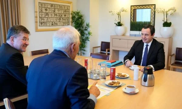 Nis takimi Borrell-Kurti në Bruksel