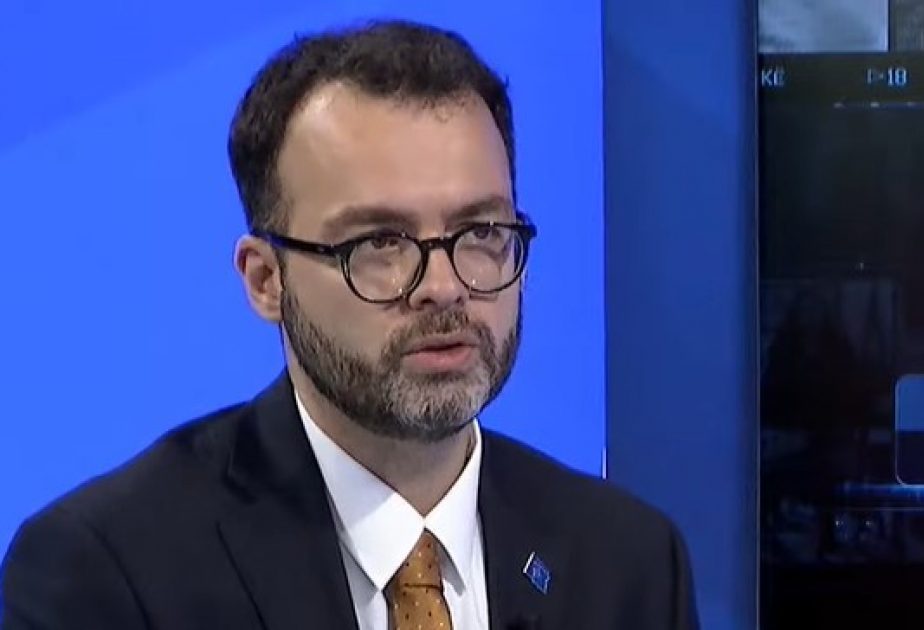 Vela: Vuçiq u përpoq ta largojë vëmendjen nga protestat duke rrëmbyer 3 policët e Kosovës