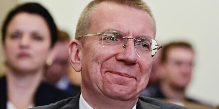 Presidenti i parë në botë pranon se është homoseksual