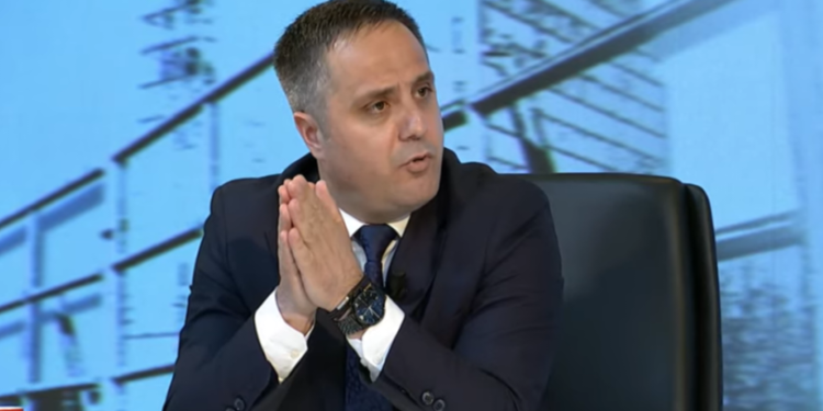 Selmanaj: Kosova në duar të padijshmëve me agjendë anti-Kosovë