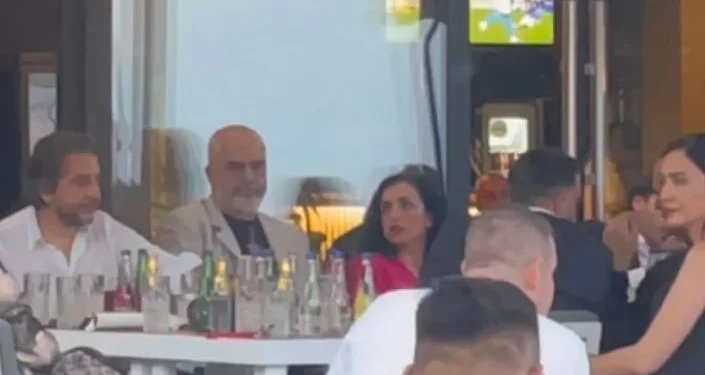 Ulqini i bën bashkë Vjosa Osmanin e Edi Ramën