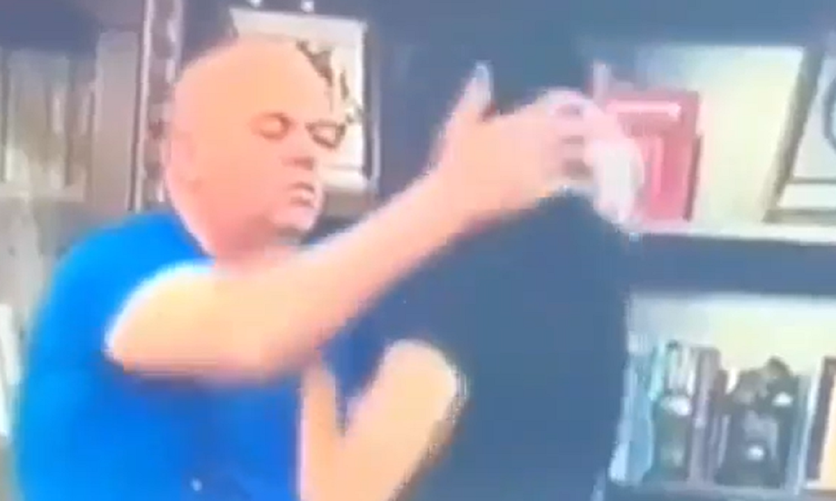 Publikohet videoja skandaloze: Kryetari i Kukësit kryen marrëdhënie brenda zyrës së tij