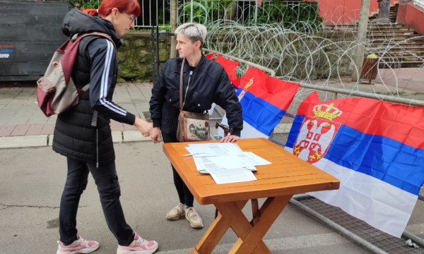 “Nënshkrim” për pjesëmarrje në protestë, çka po ndodh në Zveçan?