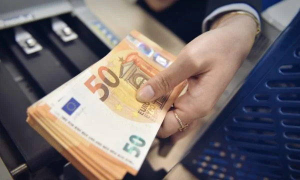 Dy arsyet që detyruan kosovarët t’i rritin kreditë