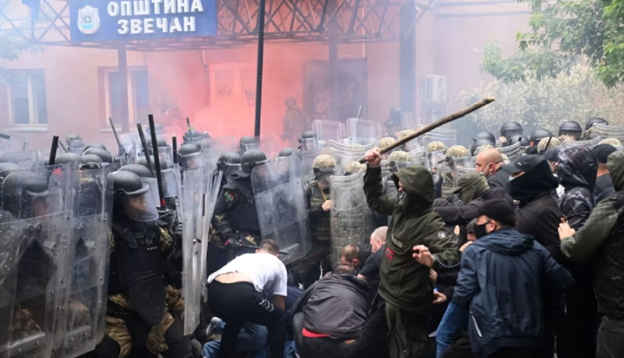 Analistja amerikane: Në vend se të qetësojë Serbinë, SHBA të bëjë trysni ndaj Beogradit që ta njeh pavarësinë e Kosovës
