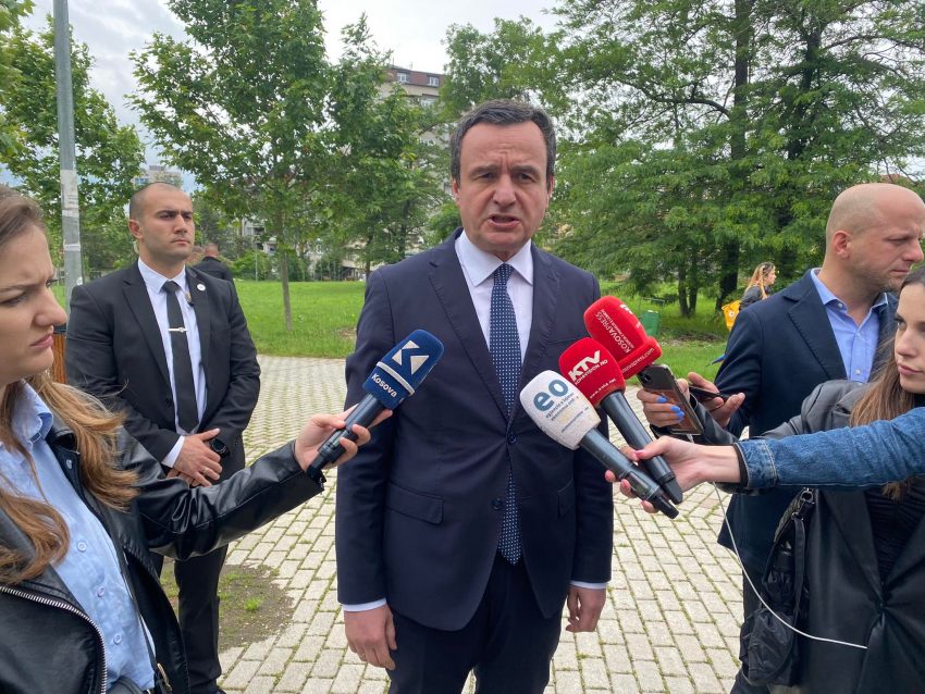Kurti konfirmon se Andin Hoti i ka dërguar letër Vuçiqit për hapjen e arkivave serbe