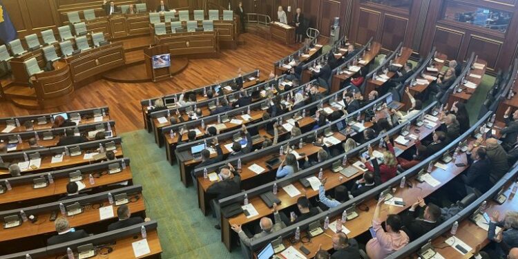 Tensione në Kuvend, Konjufca: Shkojmë në shtëpi