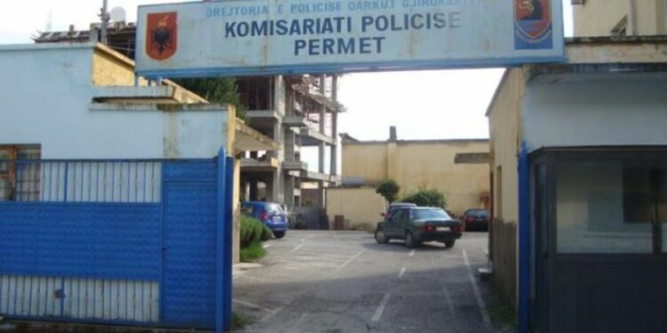 Detaje të rënda nga vrasja në Përmet, flasin fqinjët: Djali ekselent në Amerikë e mbyti nënën me plastmas