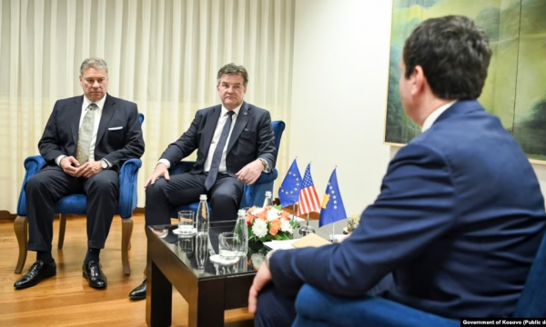 Me çfarë masash mund të përballet Kosova nga SHBA-ja dhe BE-ja?