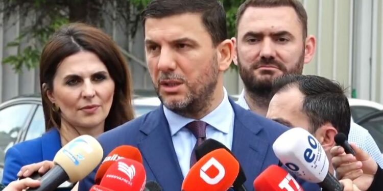 Krasniqi: SHBA dhe BE e zhgënjyer me Qeverinë, kemi veç kriza të shkaktuara nga Kurti e Osmani