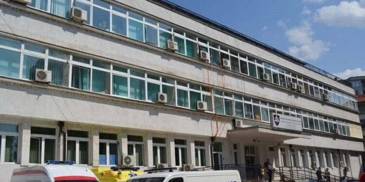 Ankohet qytetari, pacient të shumtë po neglizhohen në QKMF-në e Mitrovicës