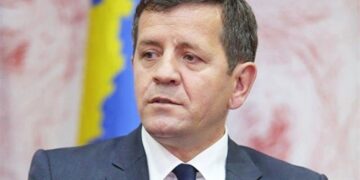 Rrustem Mustafa, Vuçiqit: Kujdesu dhe ruaje rrushin dhe tortën për vete, djemtë që ke rrëmbyer lini të lirë