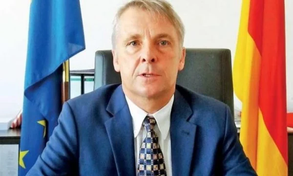 Skena brutale e sulmit ndaj gazetarëve, Ambasadori Rohde: S’po shoh reagim të Listës Srpska. Pse?