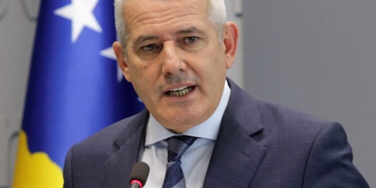 Lirimi i tre policëve, Sveçla e quan lojë të Serbisë