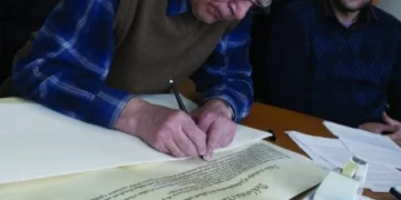 Për 16 orë kishte pirë vetëm ujë: Historia e Shyqri Nimanit ditën kur e ka shkruar Deklaratën e Pavarësisë së Kosovës