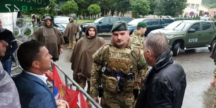 Situatë e tendosur në Leposaviq, serbët kërkojnë nga KFOR-i që të mos lejojë askënd të hyjë në ndertesën e Komunës