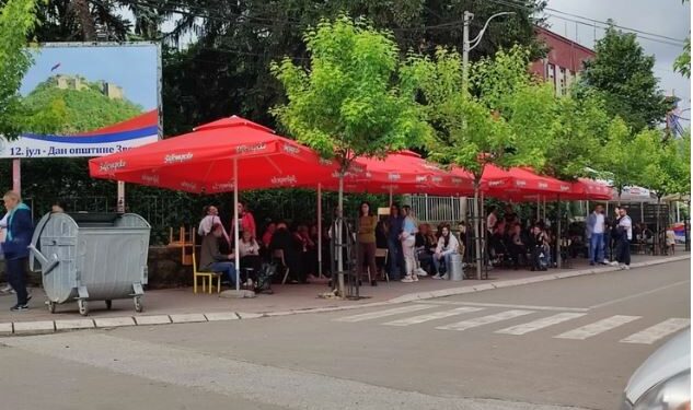 Në Zveçan dalin disa serbë të protestojnë, në Leposaviq asnjë