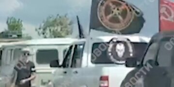 Pjesëtarët e Wagner-it shihen për herë të parë pas rebelimit, një autokolonë arrin në bazë në Bjellorusi – edhe dy tjera janë rrugës