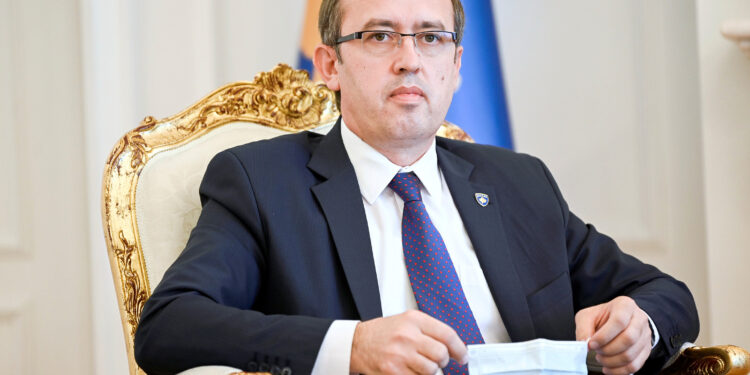 Hoti ironizon me kontratën për lobim: Ndoshta do të ndryshojë qasja e Amerikës