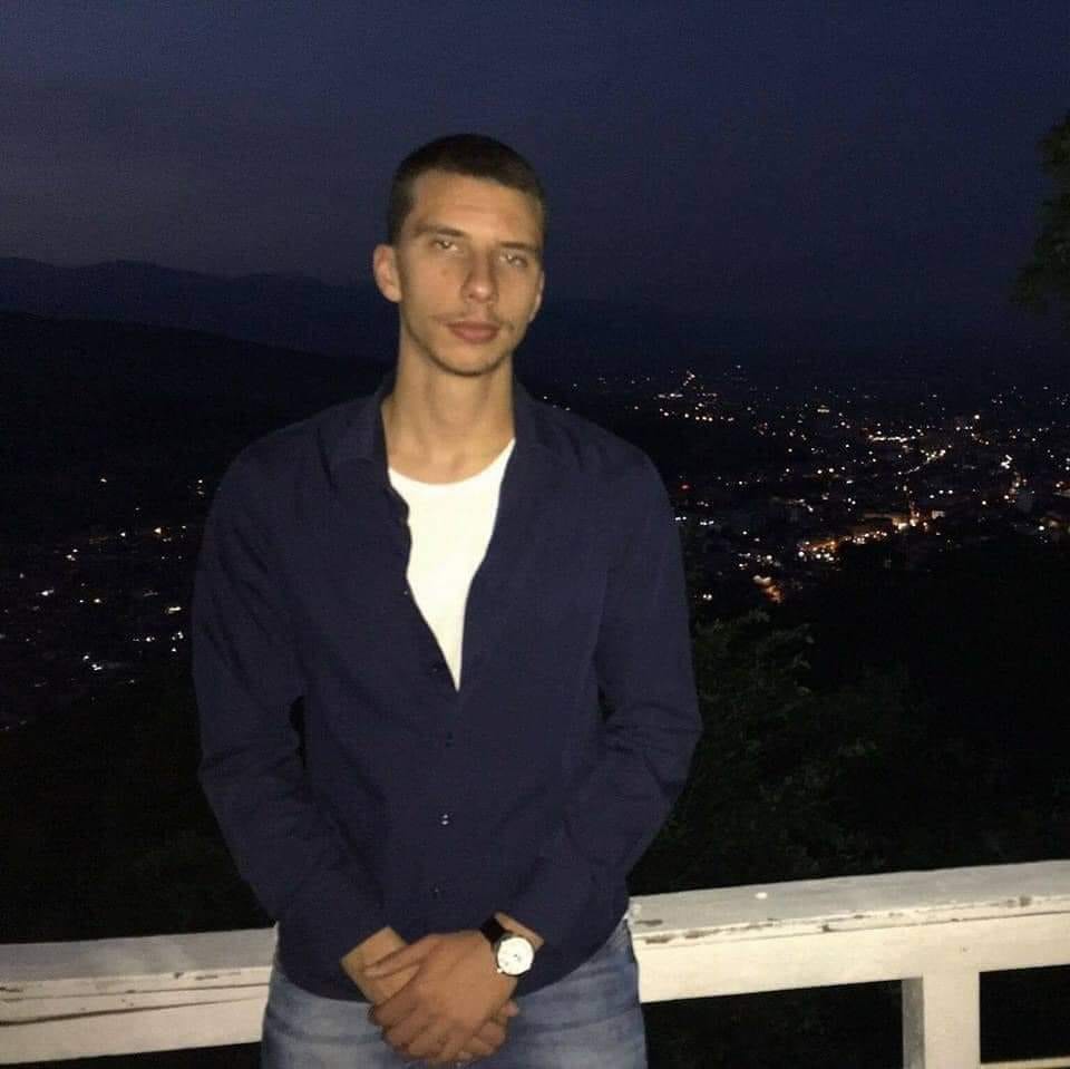 Ky është 25 vjeçari që vdiq në aksident pasi u godit nga treni
