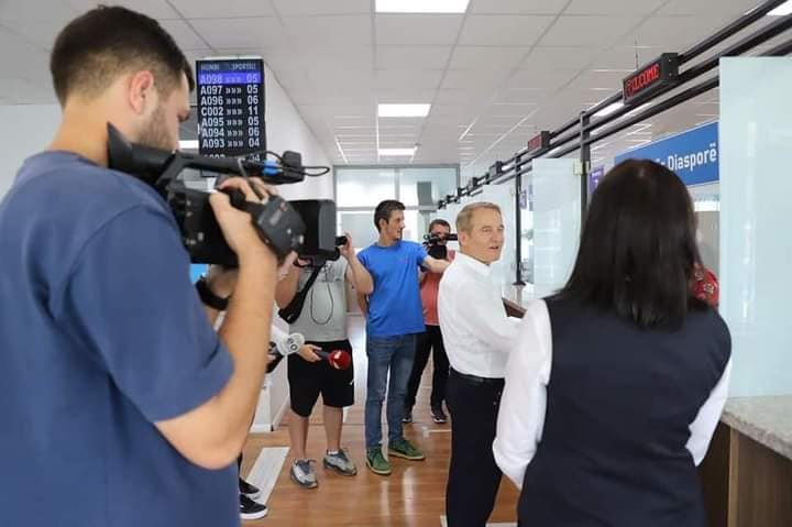 Komuna e Vushtrrisë do të punojë edhe të shtunave për mërgimtarët: Hap sportele vetëm për diasporë